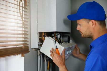 Quels réflexes adopter avant d'appeler un service de dépannage chauffage ?